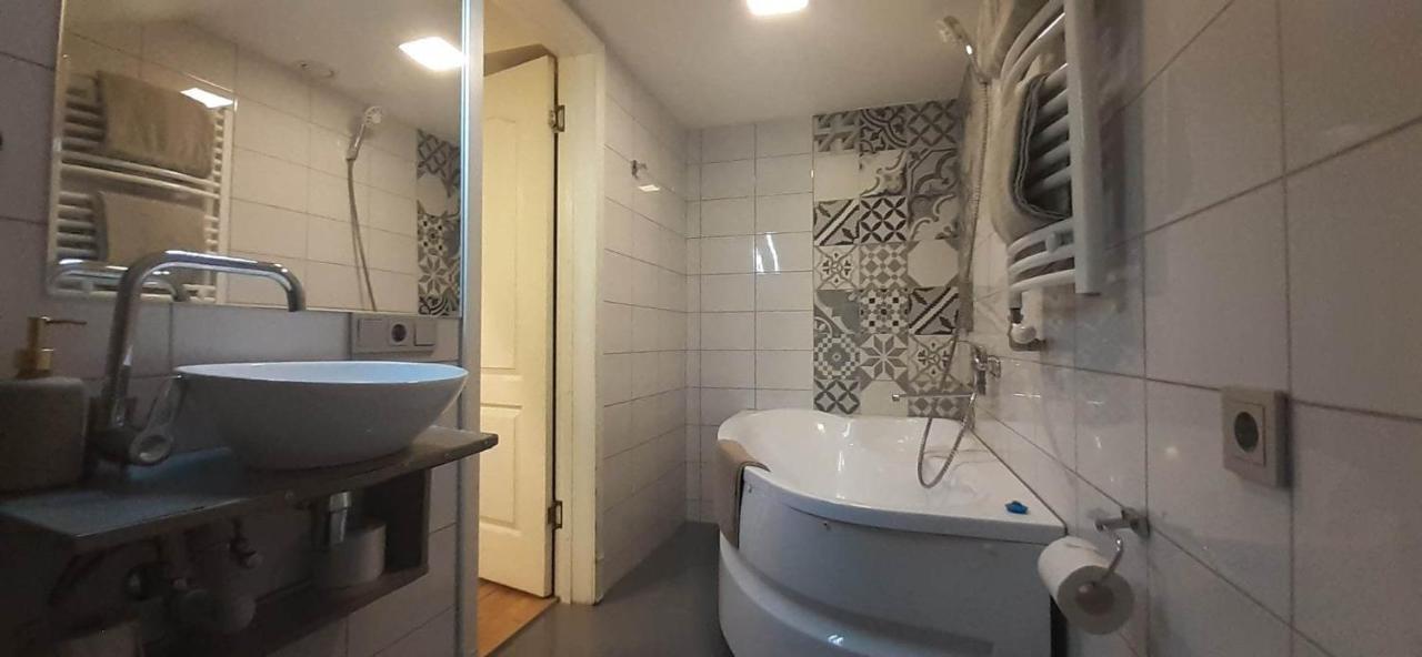 Loft Style Apartments In Kaunas Center Екстериор снимка
